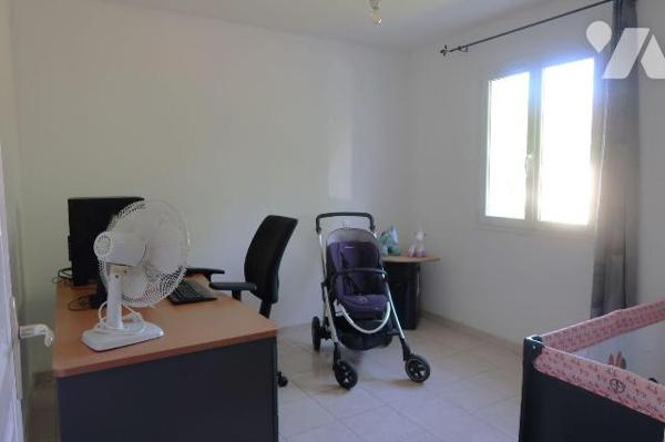 PAVILLON construit en 2009 s/terrain de 1.482m2, env 127m2 hab et comprenant :
- de plain-pied...