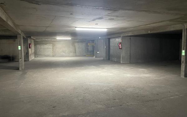 Stationnement à vendre    Paris 11