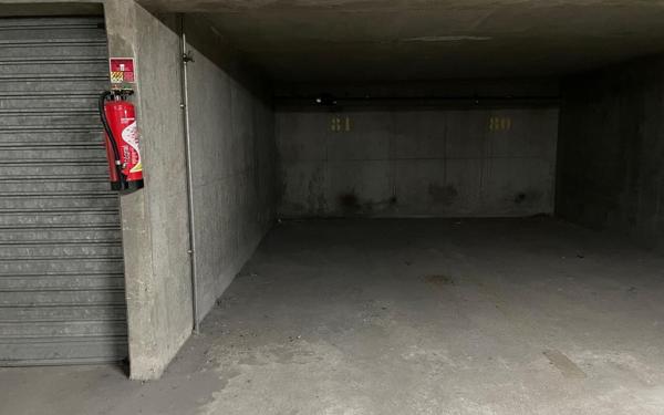 Stationnement à vendre    Paris 11