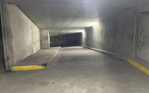 Stationnement à vendre    Paris 11