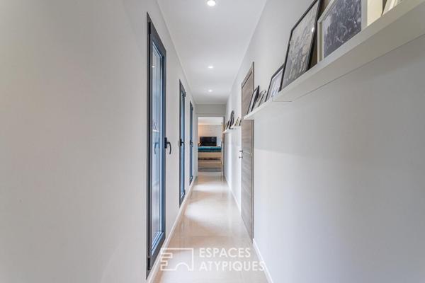 Villa contemporaine de plain-pied avec piscine