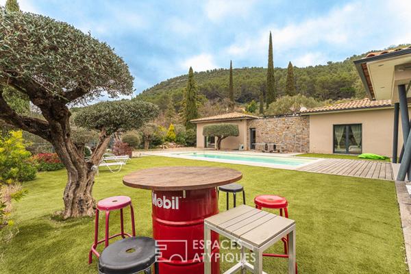 Villa contemporaine de plain-pied avec piscine