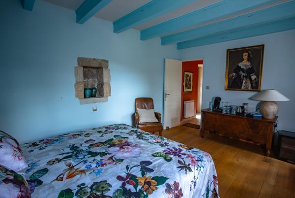 Lieu Inédit - vue 180° - Maison de maître sur promontoire - hameau médiéval - idéal accueil - piscine
