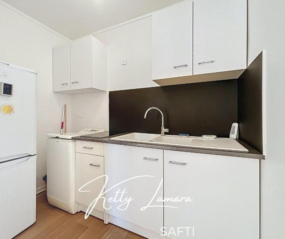 Grand studio lumineux avec parking - proche commodités et gare