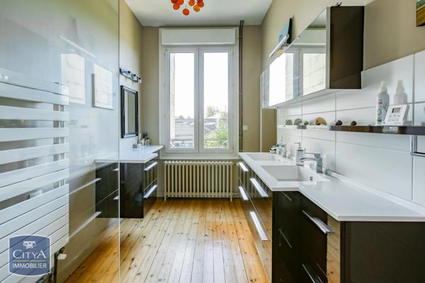 Maison à vendre 8 pièces 182m² Saumur (49400)