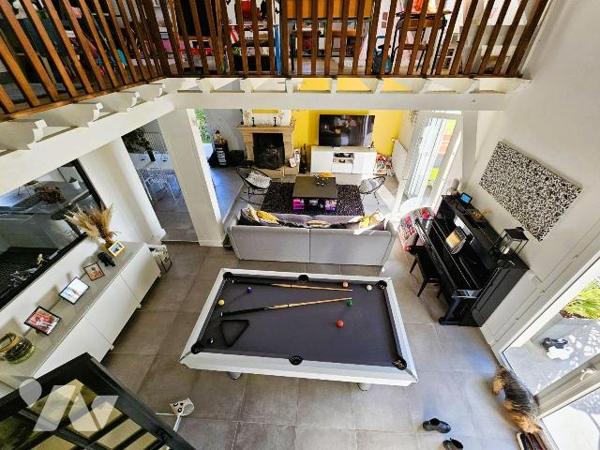 A 3km du centre de Cancale, maison avec vue mer, exposée plein sud côté terrasse, composée : d'...