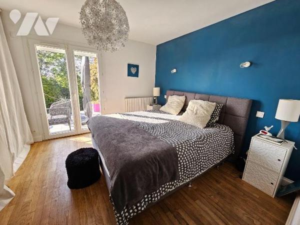 A 3km du centre de Cancale, maison avec vue mer, exposée plein sud côté terrasse, composée : d'...