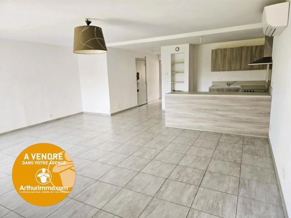 Vente                                                      Appartement
                        
                     2 pièces                      68 m2                     à Le Lavandou
