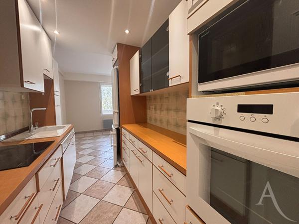 Appartement 3 pièces ? 7ème étage avec ascenseur ? Bourges centre