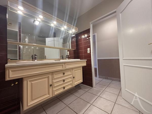 Appartement 3 pièces ? 7ème étage avec ascenseur ? Bourges centre