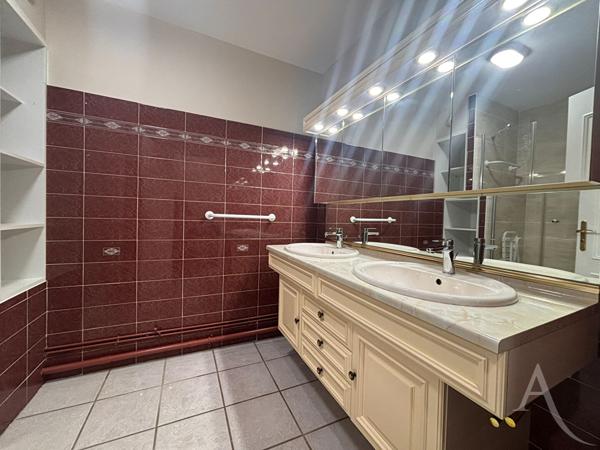 Appartement 3 pièces ? 7ème étage avec ascenseur ? Bourges centre