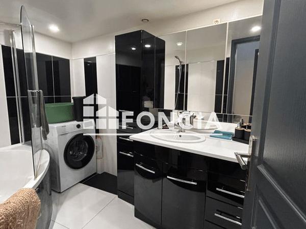 Location Appartement 2 pièces 54.55 m² - 9 RUE FENOUILLET Hyeres 83400