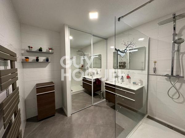 Superbe appartement rénové de 100 m² - Dernier étage avec balcon et garage - Saint-Claude