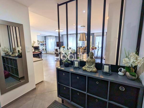 Superbe appartement rénové de 100 m² - Dernier étage avec balcon et garage - Saint-Claude