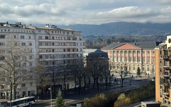 Appartement à vendre    2 pièces • 53,38 m2 Chambéry