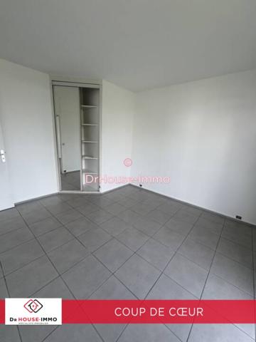 Appartement à louer 4 pièces de 100 m²