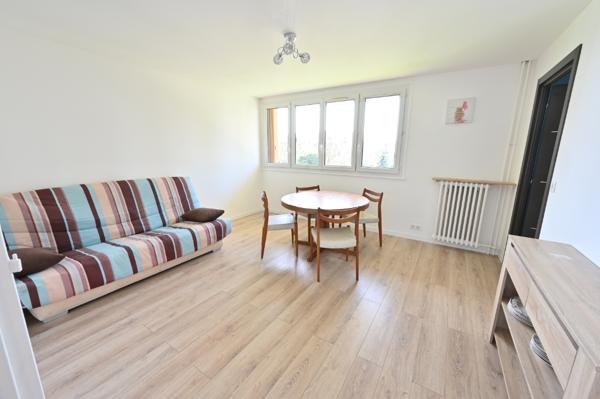 Appartement meublé - 3 chambres Loyer 1 326.99 €/mois charges comprises **  - Référence  489