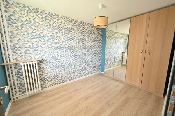 Appartement meublé - 3 chambres Loyer 1 326.99 €/mois charges comprises **  - Référence  489