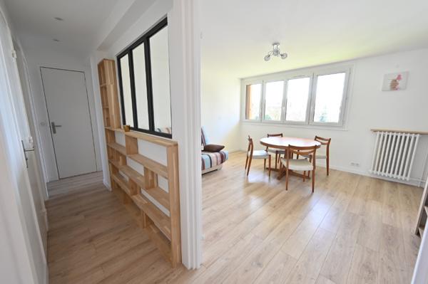 Appartement meublé - 3 chambres Loyer 1 326.99 €/mois charges comprises **  - Référence  489