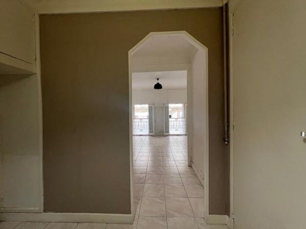 Marseille (13002) VENTE APPARTEMENT TYPE 2 1ER ETAGE 44,74 M2 CARREZ RUE CHARLES PLUMIER JOLIETTE 13002 MARSEILLE