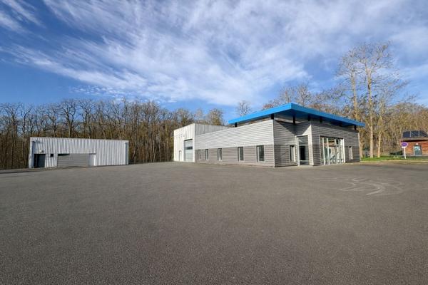 Bâtiment mixte bureaux et activités - 642 m2 - À louer - Pôle 45 - Ormes/Saran