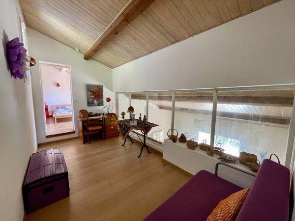 Villa de 166 m² avec piscine, au calme, sur terrain de 4 000 m²