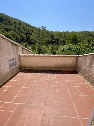 Villa de 166 m² avec piscine, au calme, sur terrain de 4 000 m²