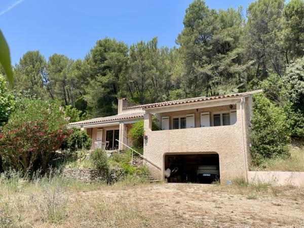 Villa de 166 m² avec piscine, au calme, sur terrain de 4 000 m²