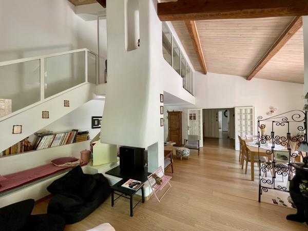 Villa de 166 m² avec piscine, au calme, sur terrain de 4 000 m²