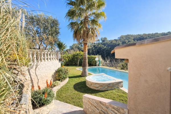 Villa de 166 m² avec piscine, au calme, sur terrain de 4 000 m²