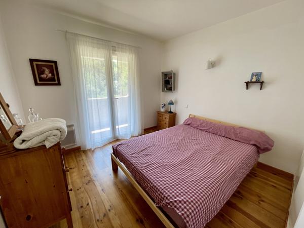 Villa de 166 m² avec piscine, au calme, sur terrain de 4 000 m²
