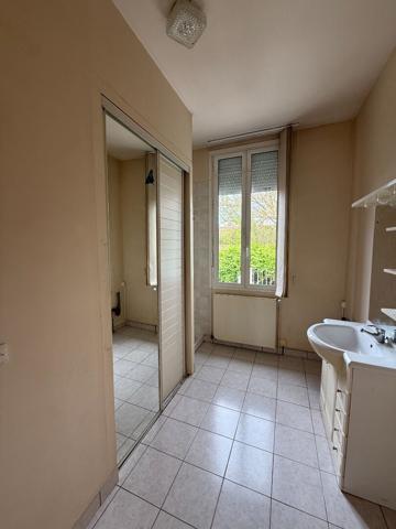 Maison de ville sur cave avec jardin