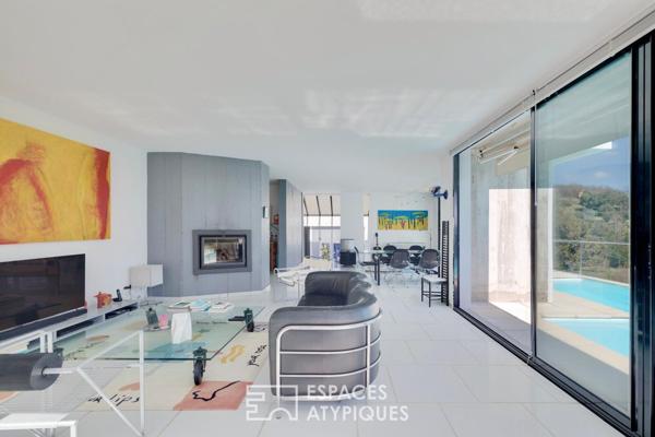 Villa d’architecte avec vue mer