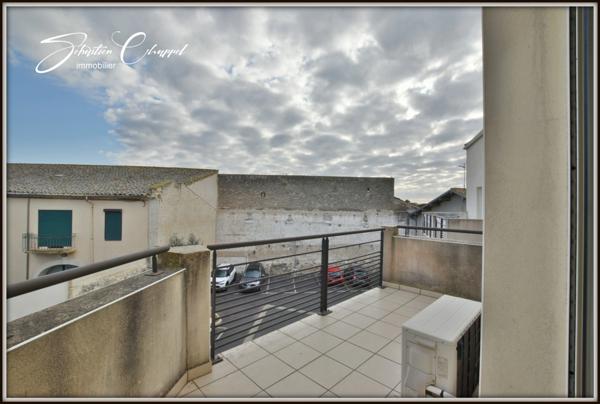 Pézenas – Dernier étage – T2 avec mezzanine, terrasse, climatisation et parking