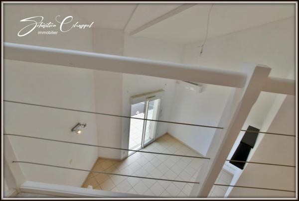 Pézenas – Dernier étage – T2 avec mezzanine, terrasse, climatisation et parking