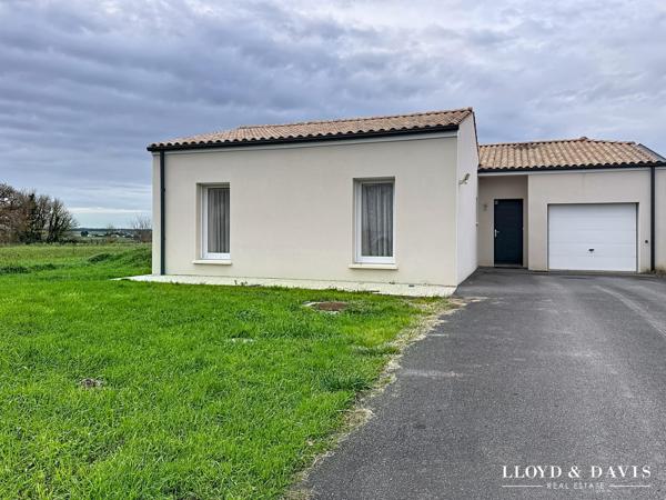 Maison contemporaine de plain-pied 3 chambres, garage, jardin