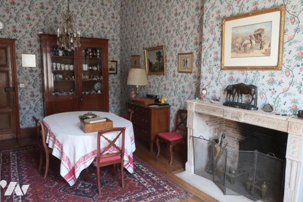 Maison ancienne T11 - Cour - Caves - Porche 2 stationnements - 275 m² cadastré.