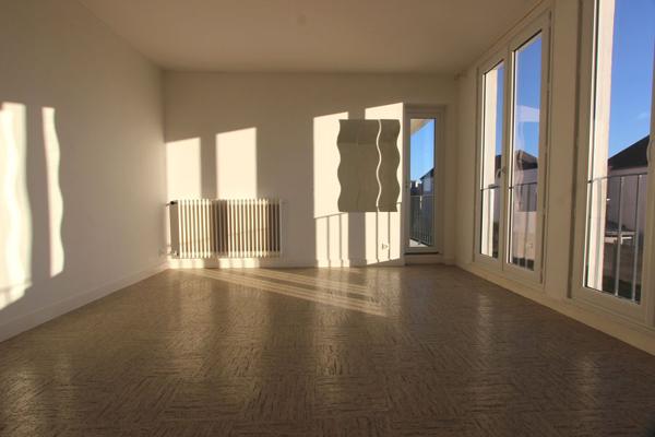 UN APPARTEMENT TYPE 3, SUR LES HAUTEURS DE QUIMPER. -