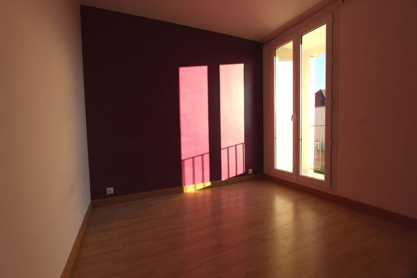UN APPARTEMENT TYPE 3, SUR LES HAUTEURS DE QUIMPER. -
