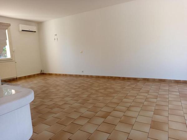 Villa Plain Pied 129m² , 4 chambres sur Terrain de 944m², Saint Paul Trois Châteaux 269 000HAI
