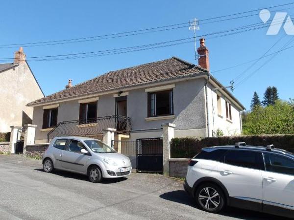 BOUSSAC (23) CREUSE, A vendre pavillon de 100 m² hab. de 4 chambres...garage, cour et jardin da...