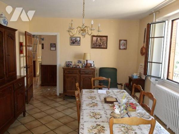 BOUSSAC (23) CREUSE, A vendre pavillon de 100 m² hab. de 4 chambres...garage, cour et jardin da...