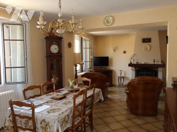 BOUSSAC (23) CREUSE, A vendre pavillon de 100 m² hab. de 4 chambres...garage, cour et jardin da...