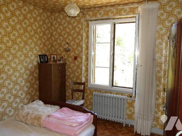 BOUSSAC (23) CREUSE, A vendre pavillon de 100 m² hab. de 4 chambres...garage, cour et jardin da...