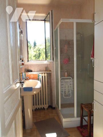 BOUSSAC (23) CREUSE, A vendre pavillon de 100 m² hab. de 4 chambres...garage, cour et jardin da...