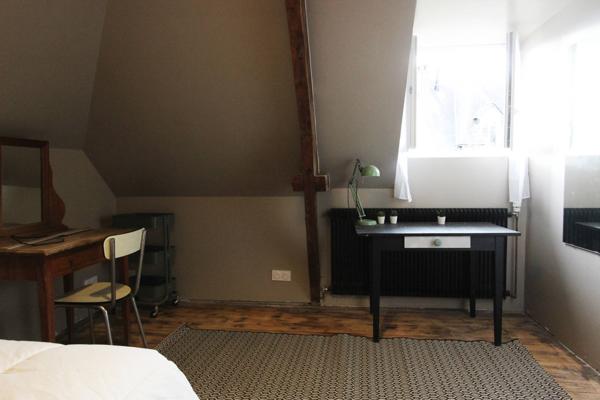 UNE MAISON MEUBLÉE EN COLOCATION, A PROXIMITÉ DE L'HYPER CENTRE. -