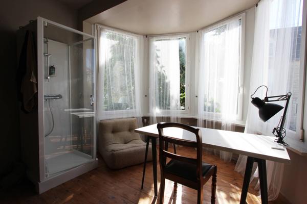 UNE MAISON MEUBLÉE EN COLOCATION, A PROXIMITÉ DE L'HYPER CENTRE. -