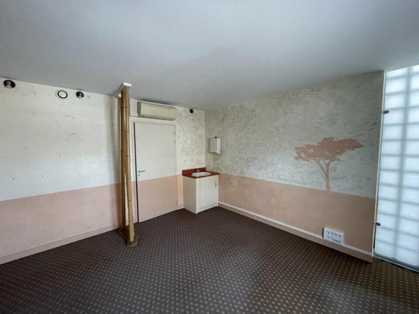 SALLE DE CONSULTATION A LOUER AU SEIN D'UN POLE MEDICAL CENTRE VILLE CHATELLERAULT (86)