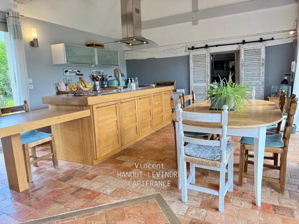 EXCLUSIVITE – PROPRIÉTÉ HISTORIQUE DE 1840 ENTIÈREMENT RÉNOVÉE – CADRE EXCEPTIONNEL À SOULAIRE ET BOURG (49)