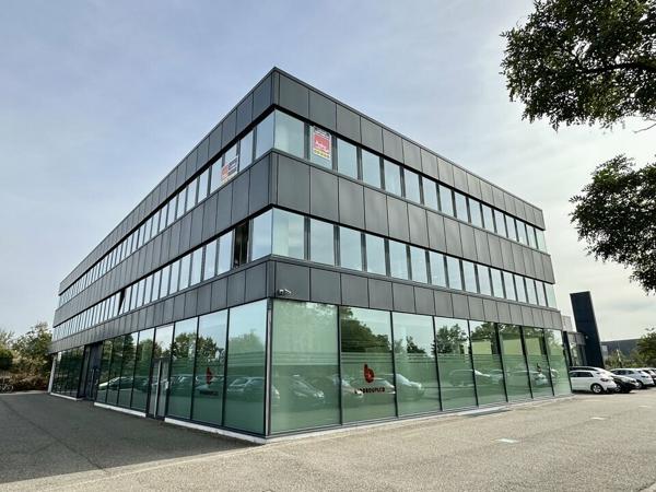 BUREAUX à VENDRE de 617 m²